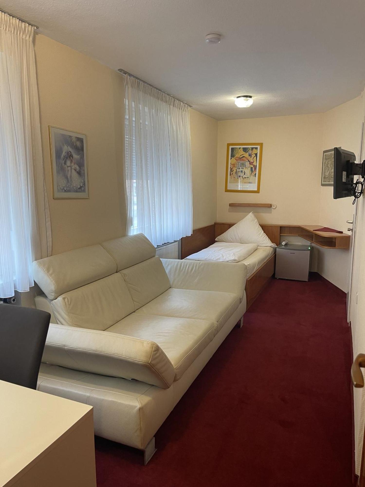Hotel Koenig Humbert Эрланген Экстерьер фото