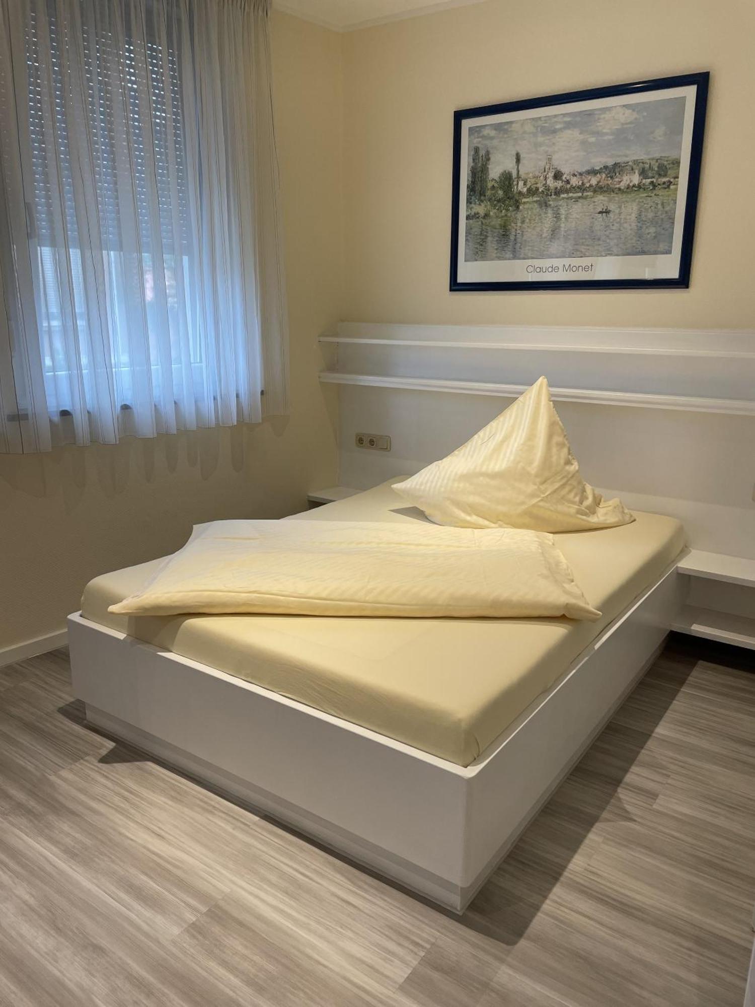 Hotel Koenig Humbert Эрланген Экстерьер фото